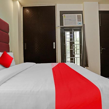Hotel O Golden Key Inn Punjabi Bagh Neu-Delhi Exterior foto