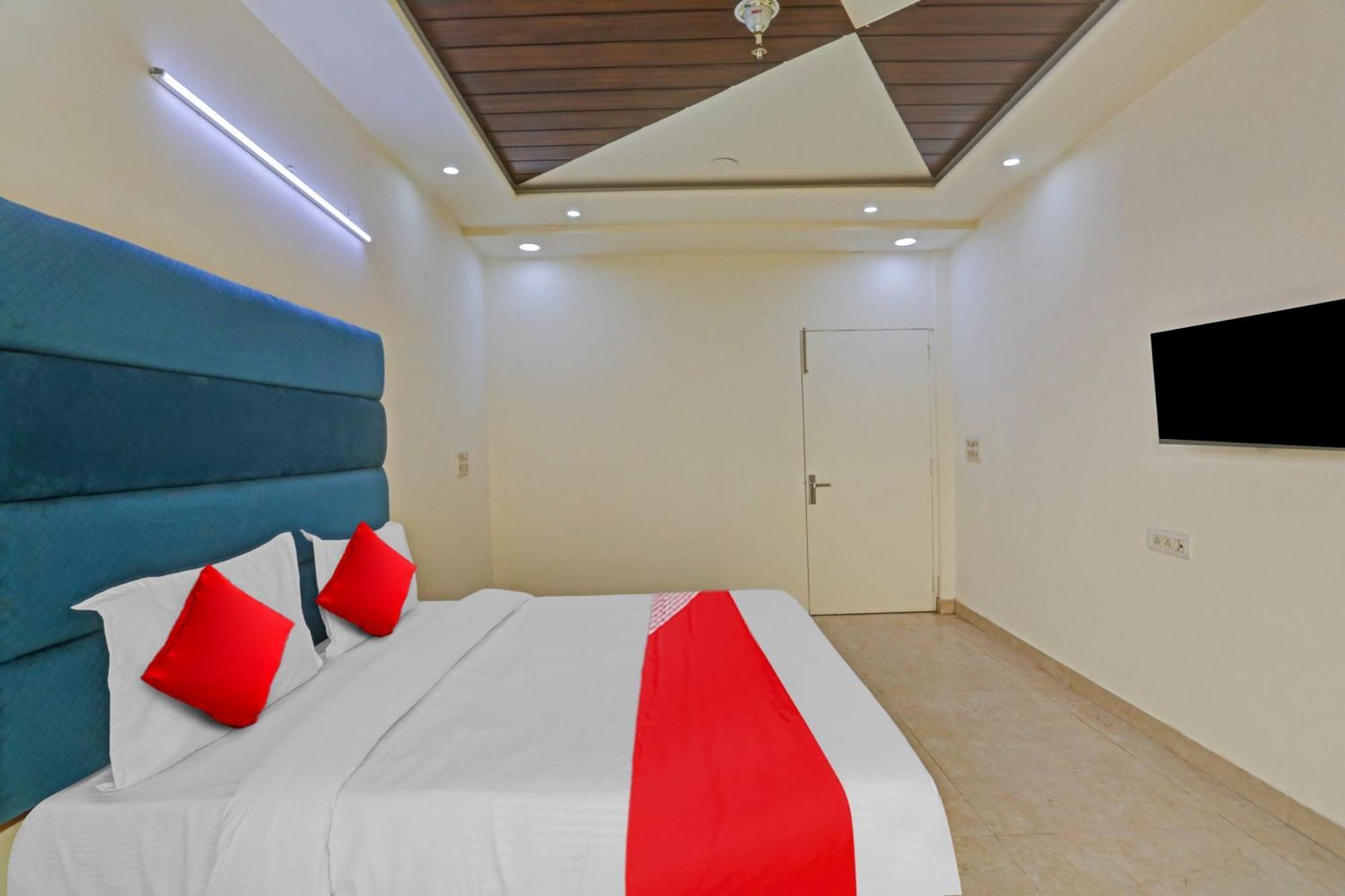 Hotel O Golden Key Inn Punjabi Bagh Neu-Delhi Exterior foto